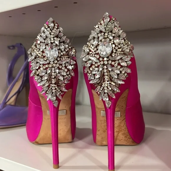 Pink Badgley Mischka gorgeous rhinestone heels! - Picture 2 of 4